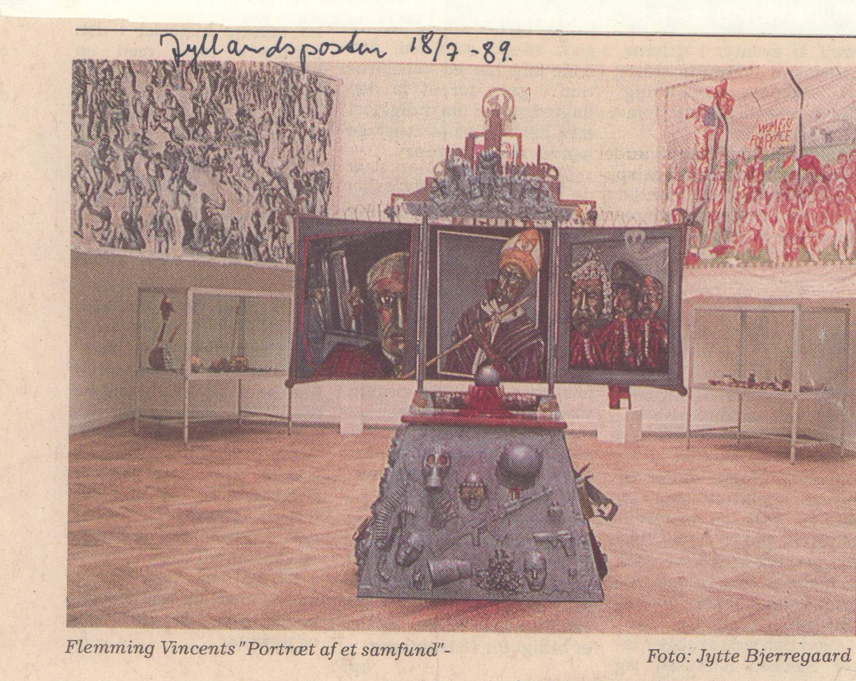 Flemming Vincents – Portræt af et samfund. (Charlottenborg 1989, København). Jytte Bjerregaard. Jyllandsposten.