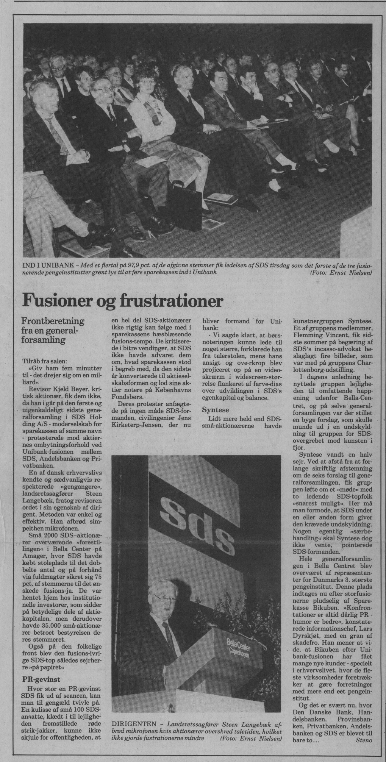 Fusioner og frustrationer. Omtale (Retssag. Den lange rejse. Charlottenborg, København 1989). Steno. Information.